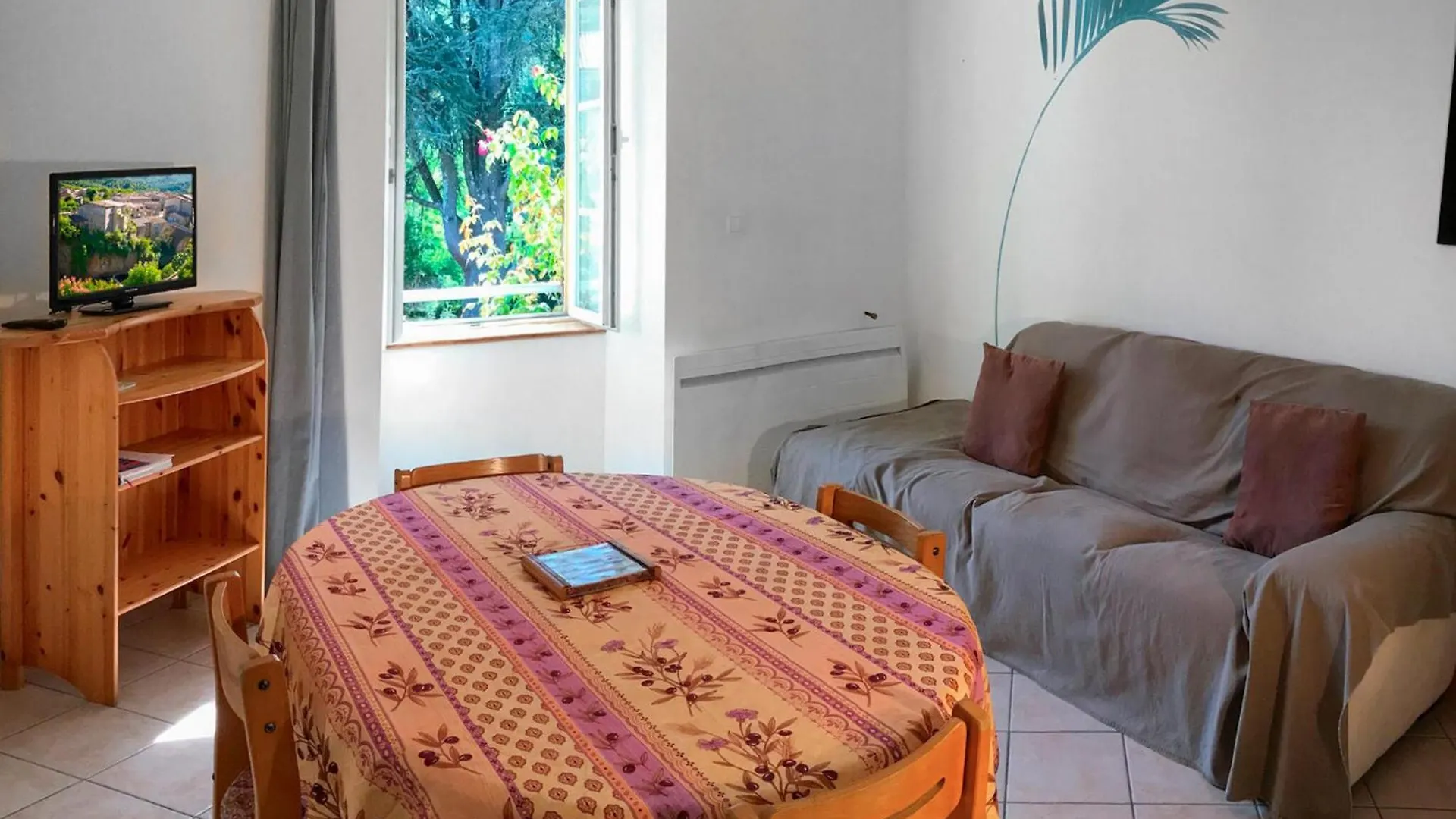 3 Bedroom Lovely Home In Jaujac 0*,